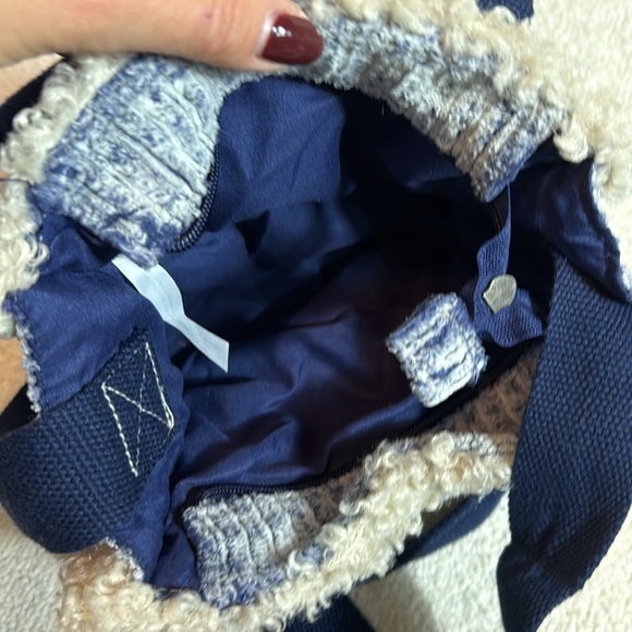 Urban Outfitters-BDG Serena Fleece Mini Tote Crossbody Purse Bag - Picture 8 of 8